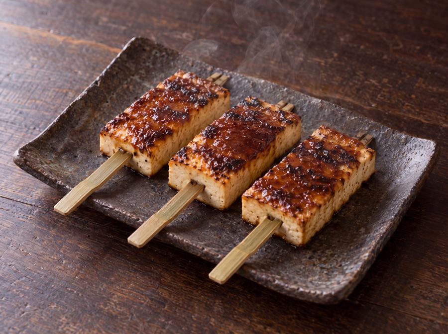 Brochettes de tofu grillées deux fois