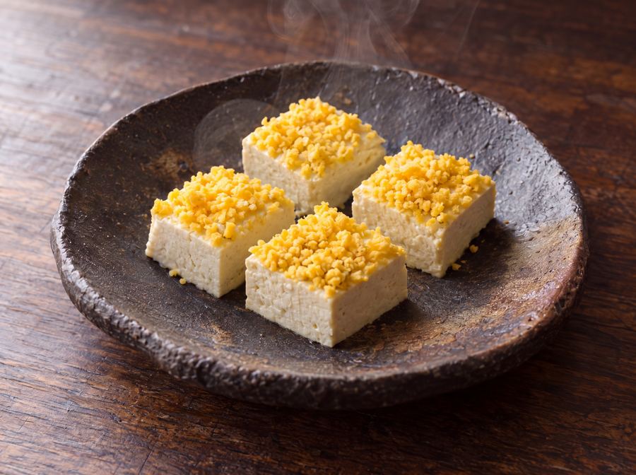 Tofu vapeur avec jaune d'œuf doré