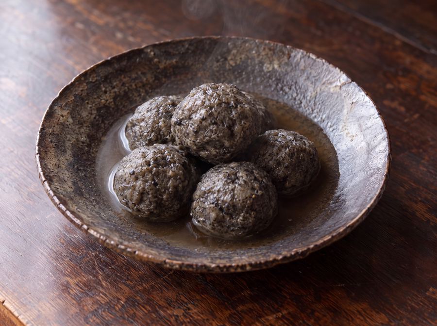 Albóndigas negras de tofu y kombu