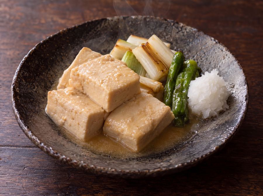 Tofu estofado marinado en miso